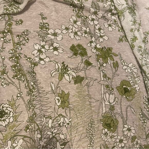 2x Vintage curtain sheers Floral Print in Green and White - Picture 1 of 3